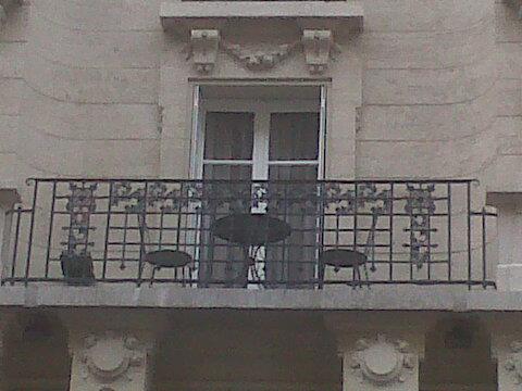 House of happiness / La maison du bonheur 2