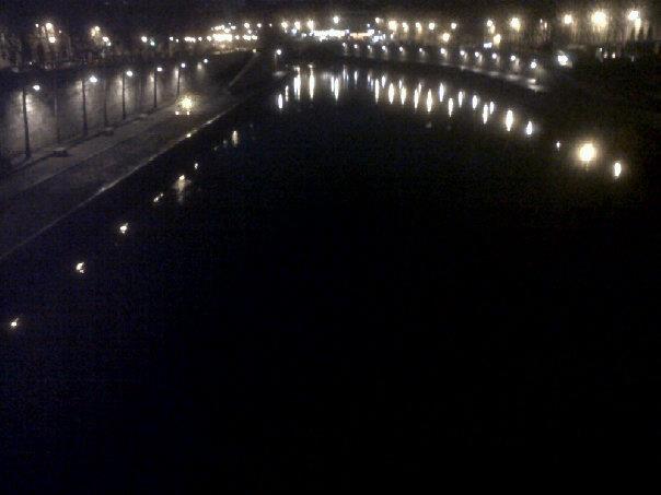 If you’re thinking of a police story / Si vous pensez à une histoire policière 8-1